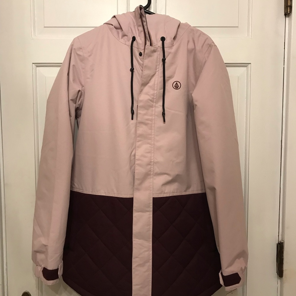 BRAND NEW Women’s Volcom Winrose jacket.